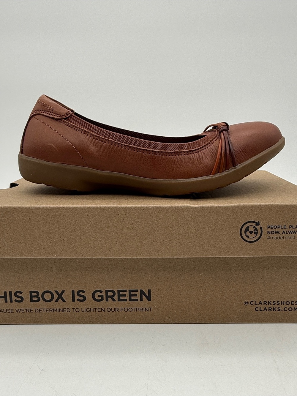 Clarks Womens Meadow Rae Ballet Flats Chestnut Brown 7W Slip On NIB